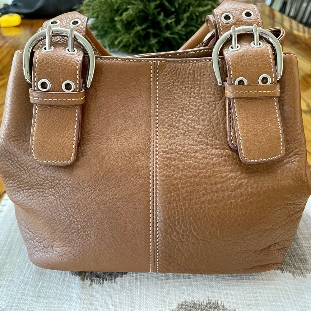 TIGNANELLO, NWOT, STYLISH BROWN LEATHER TOTE WITH DOUBLE HANDLES. - Picture 5 of 9